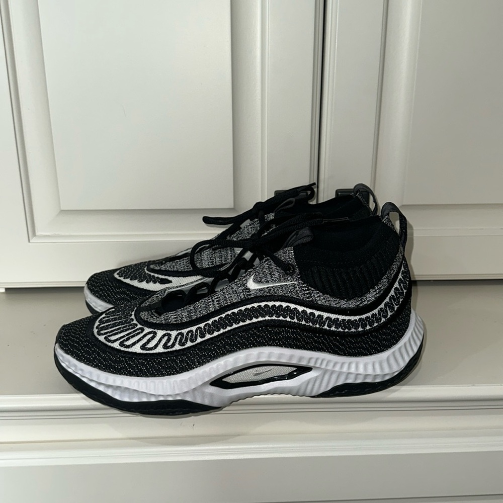 Men’s Nike Cosmic Unity 3 Basketball Shoe